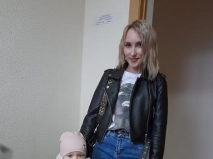 В преддверии празднования Светлой Пасхи, специалисты Администрации Усть-Донецкого городского поселения, совместно с партией "Единая Россия" поздравили семьи мобилизованны