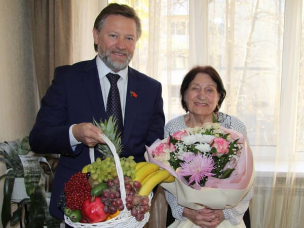 Депутат Вячеслав Камышный поздравил с 93-летием ветерана труда