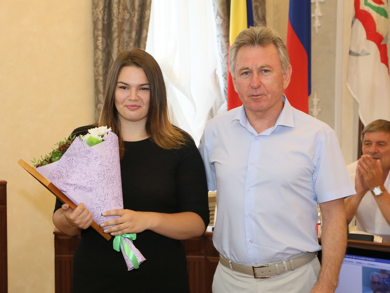 Таганрог волгодонск. Администрация города Волгодонска фото.