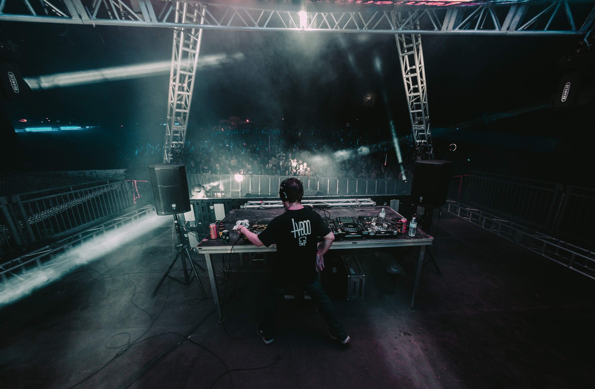 Book Tvboo On Beatgig Thousands Of Artists At Your Fingertips