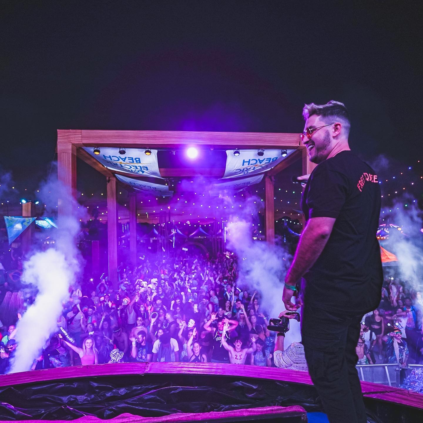 Book Landis on BeatGig · Thousands of Artists at Your Fingertips