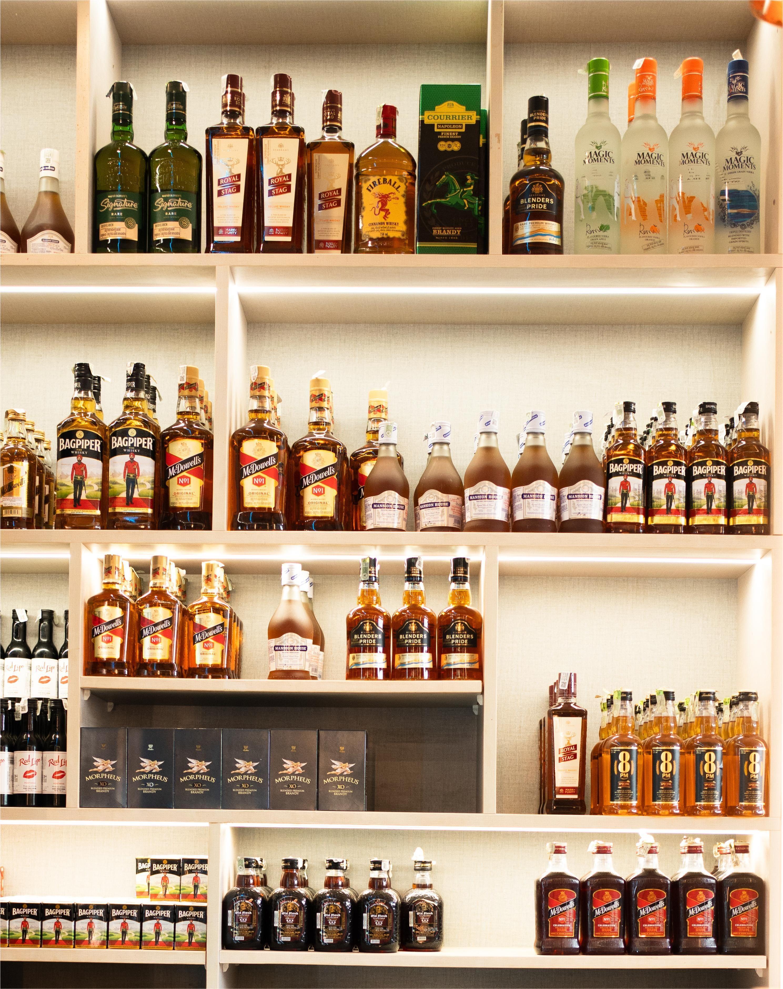 restobar  AC room Non AC room twin room family-friendly bar  cheap and clean hotel rooms