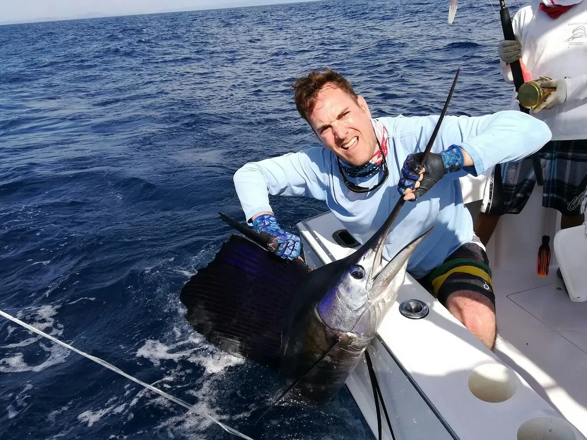 Tamarindo Sportfishing 31' Gamefisherman 3