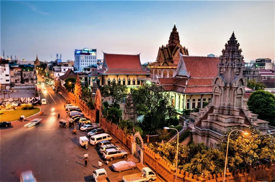 Private Phnom Penh Full Day Tour 4