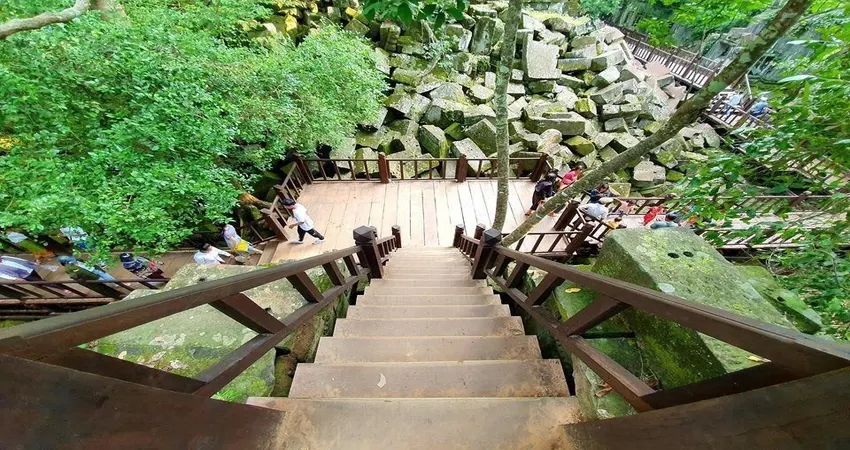 Tour at Koh Ker & Beng Mealea Temple (Jungle Temple) 4