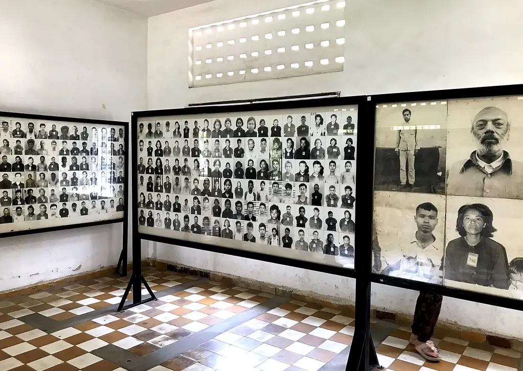 Phnom Penh Killing Fields and Prison S21 Tour 3