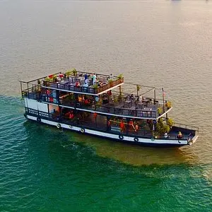 Private Cruise Tour in Phnom Penh 3