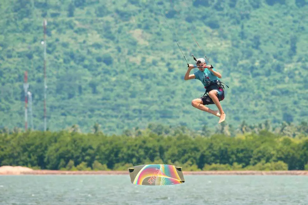 Kiteboarding Discovery Lesson in Kampot Cambodia 4