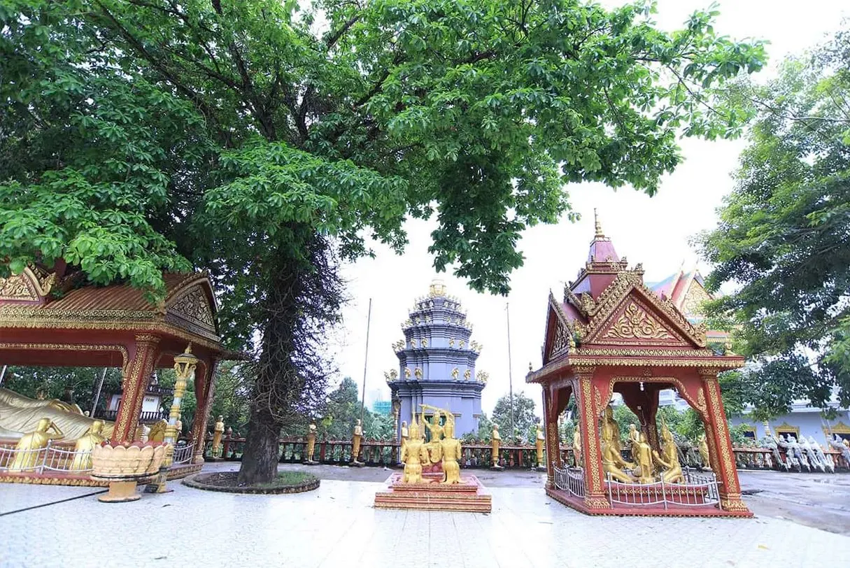 Kbal Chhay Waterfall & Sihanoukville City Tour 3