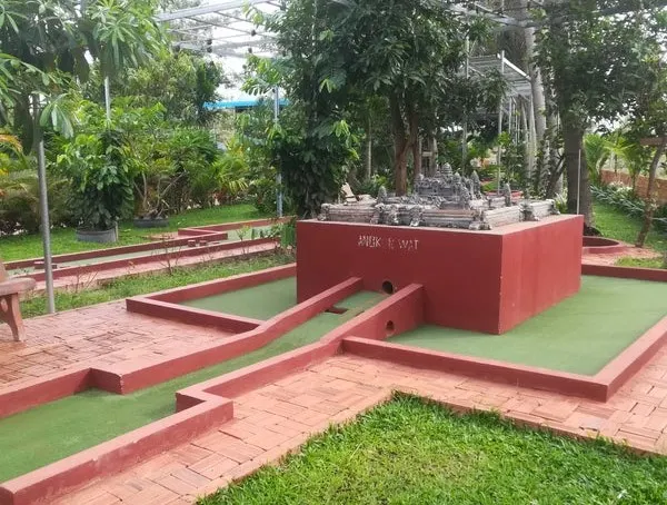 Angkor Wat Putt (Mini Golf) in Siem Reap 2