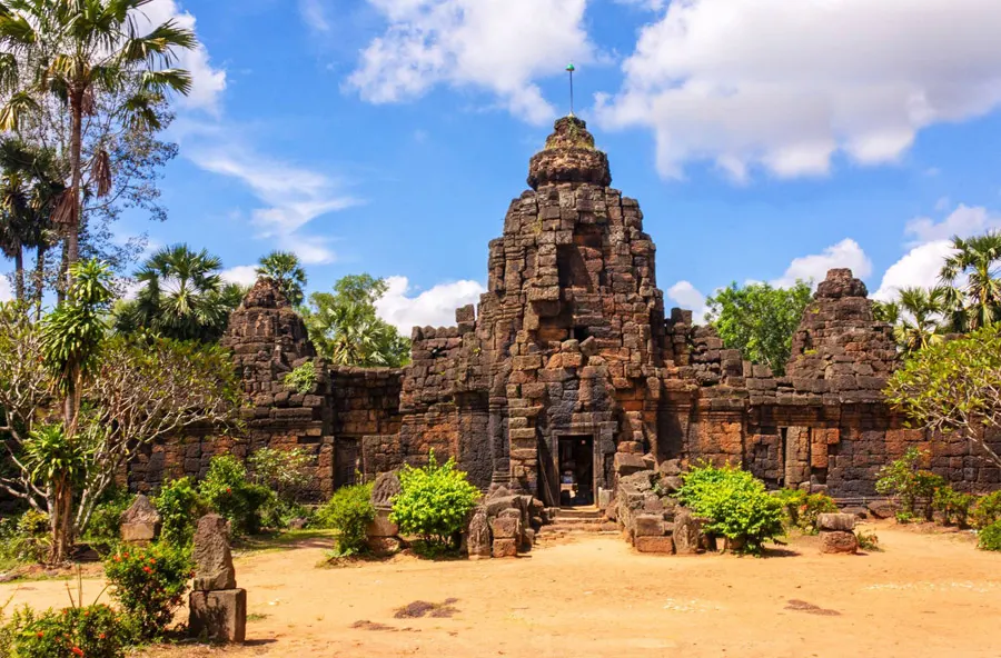 Phnom Tamao Wildlife +Tonle Bati Ta Prohm Temple in Phnom Penh  4