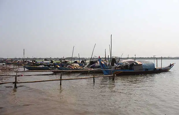 Phnom Penh Traditional Fishing Boat Tour 2