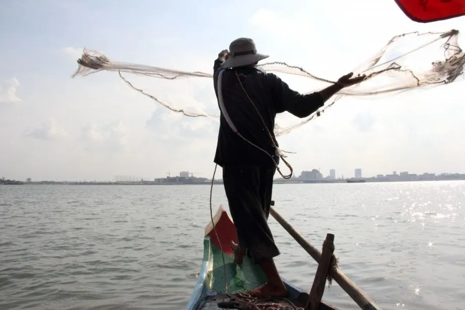 Phnom Penh Traditional Fishing Boat Tour 3