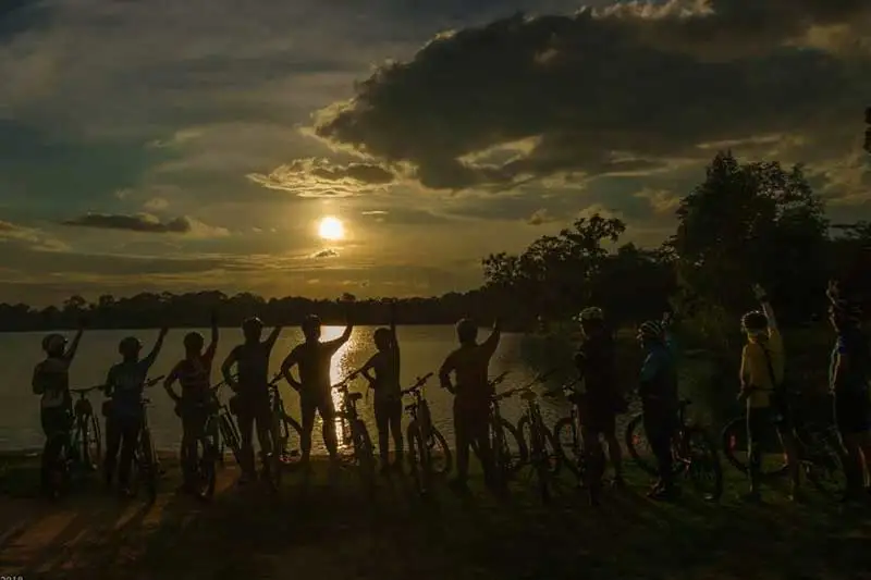 Angkor Sunrise Cycling Tour with Breakfast and Lunch 3