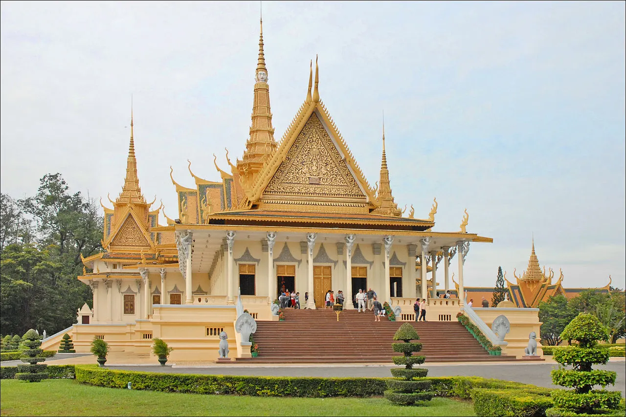 Phnom Penh National Museum, Royal Palace & Silver Pagoda Tours 3