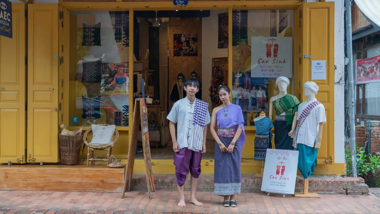 Traditional Lao Clothing Rental in Luang Prabang 2