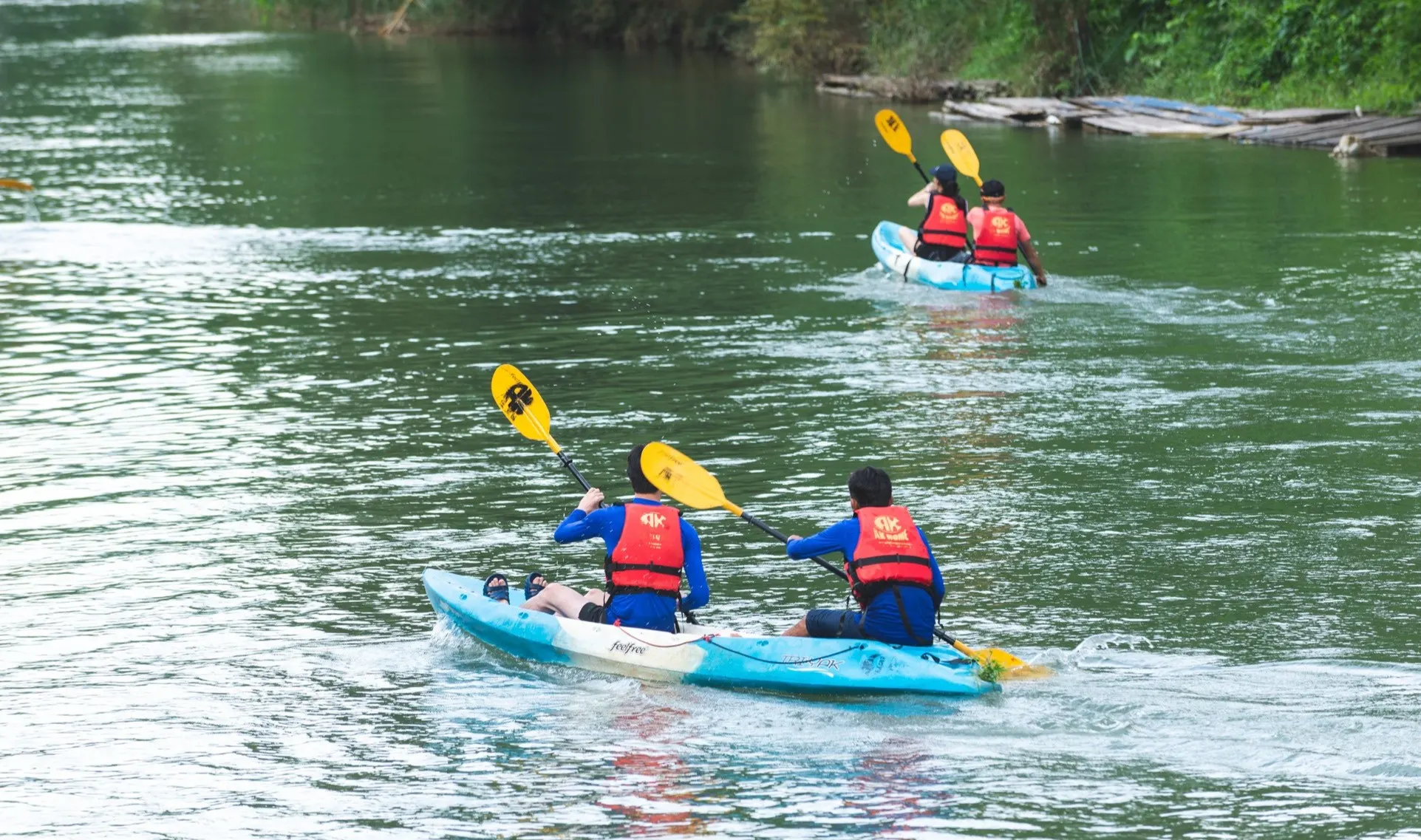  Vang Vieng Kayaking adventure on the Nam Song River 2