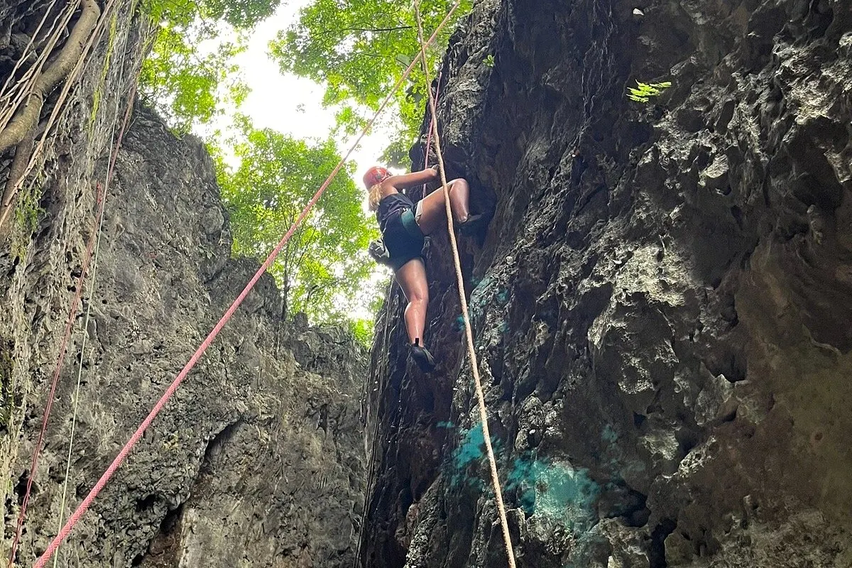 Rock Climbing in Vang Vieng 2