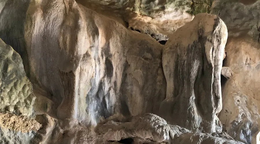 Water Cave, Elephant Cave, and Kayaking Tour in Vang Vieng 3