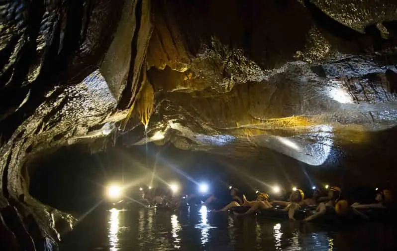 Water Cave, Elephant Cave, and Kayaking Tour in Vang Vieng 2