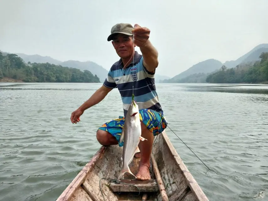 Mekong Fishing Experience and Kuang Si Falls Tour  2