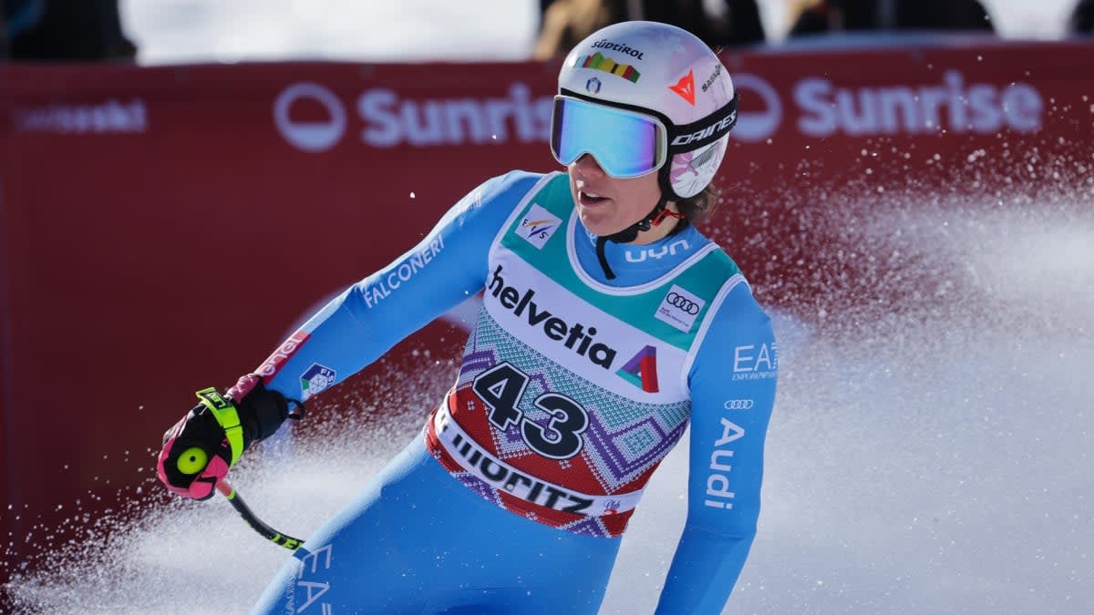 ワールドカップで滑走するニコル・デラゴ