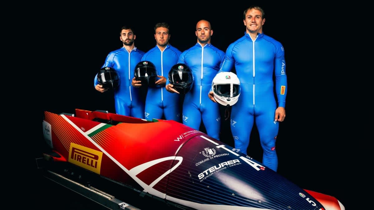 イタリア代表ボブスレーチームの滑走シーン