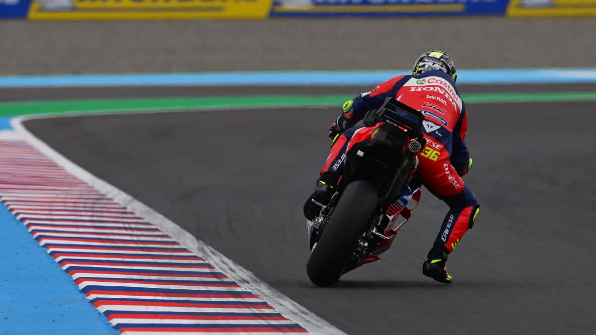 ジョアン・ミルがレース中に着用するMotoGP™装備