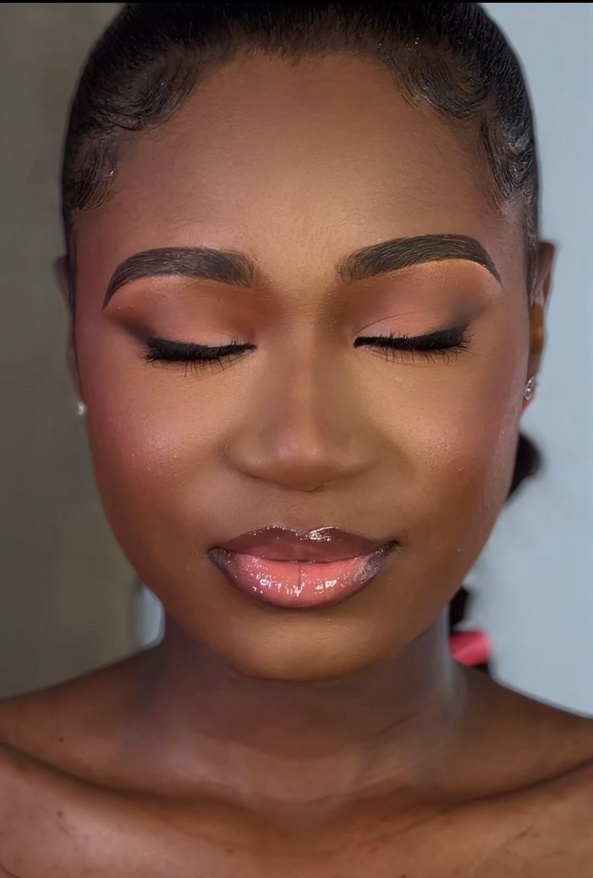 MAKEUP