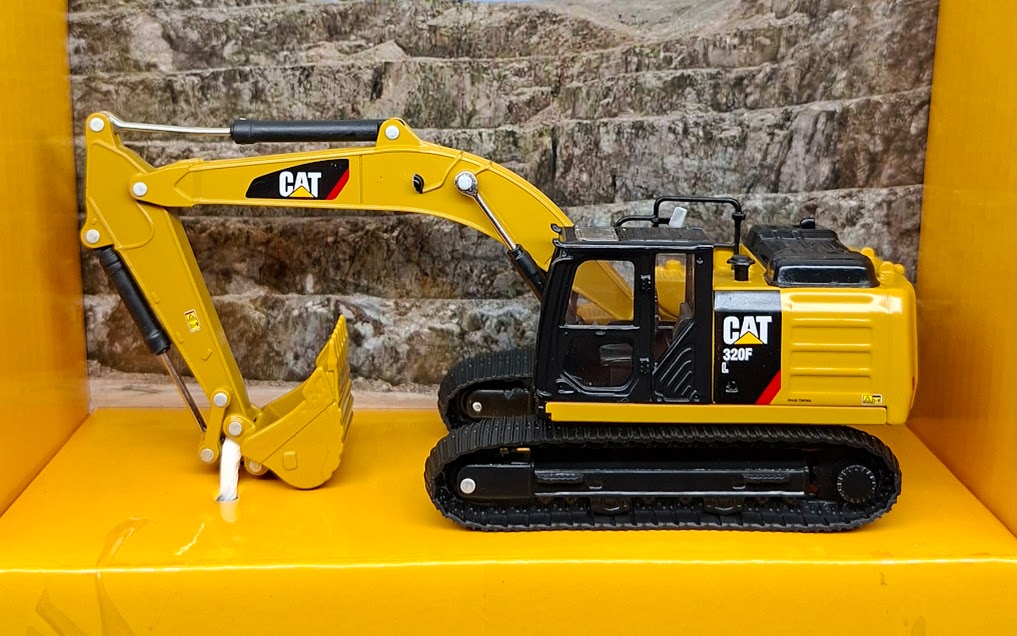 Excavadora 32OF
