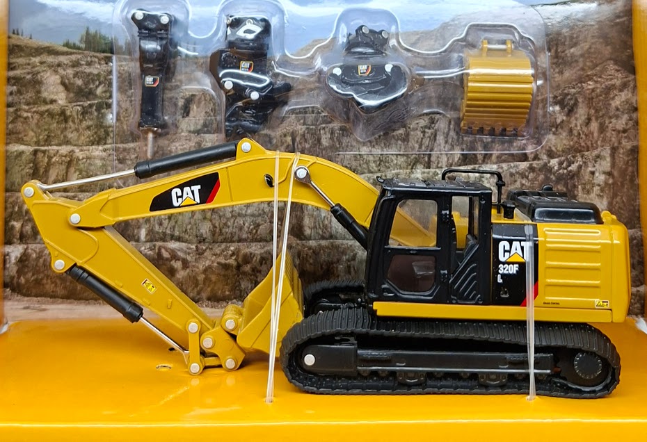 Excavadora 32OF con Accesorios