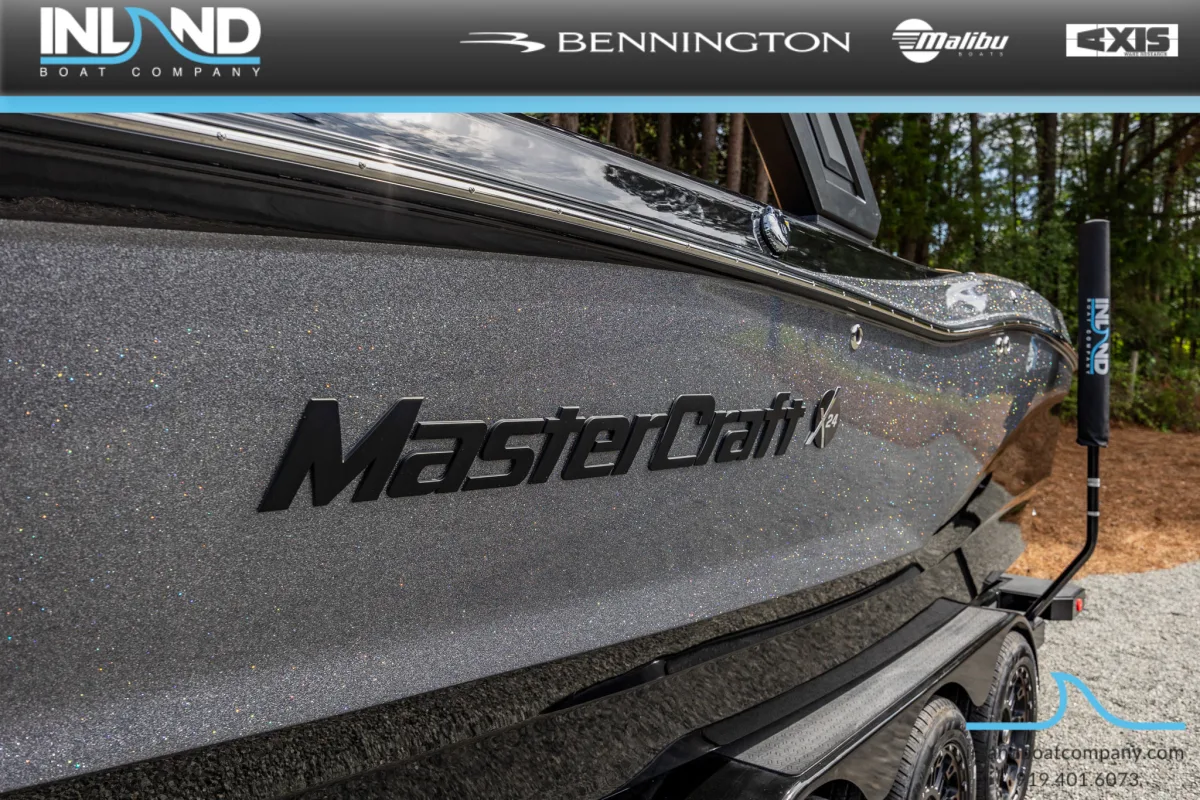 MasterCraft X24 w Thruster
