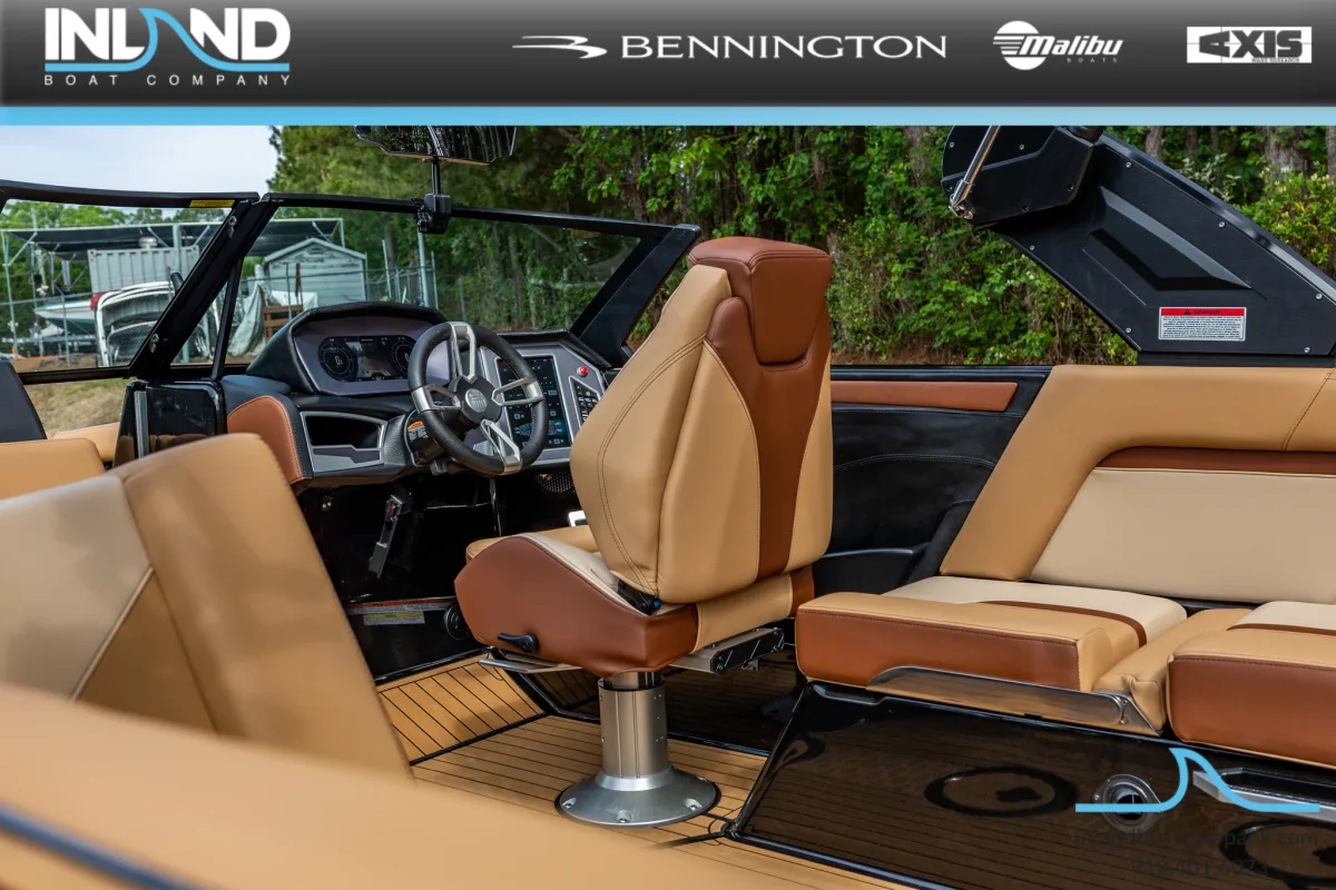 MasterCraft X24 w Thruster