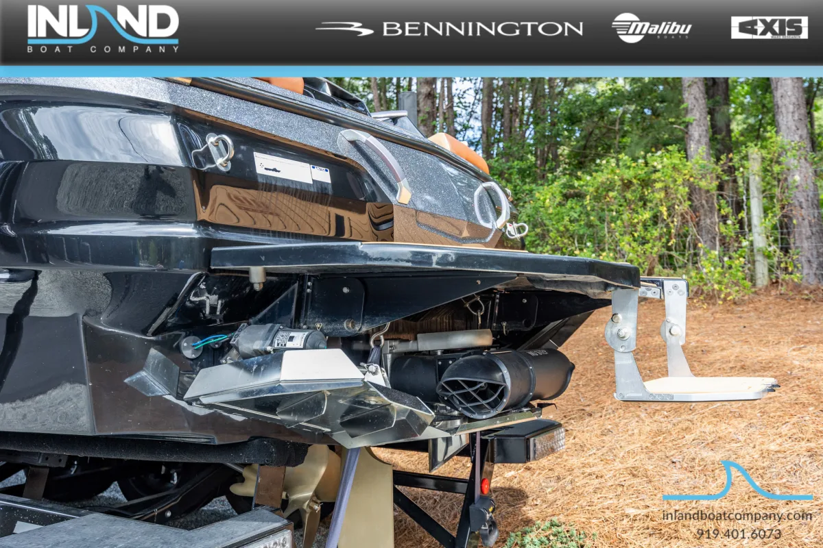 MasterCraft X24 w Thruster