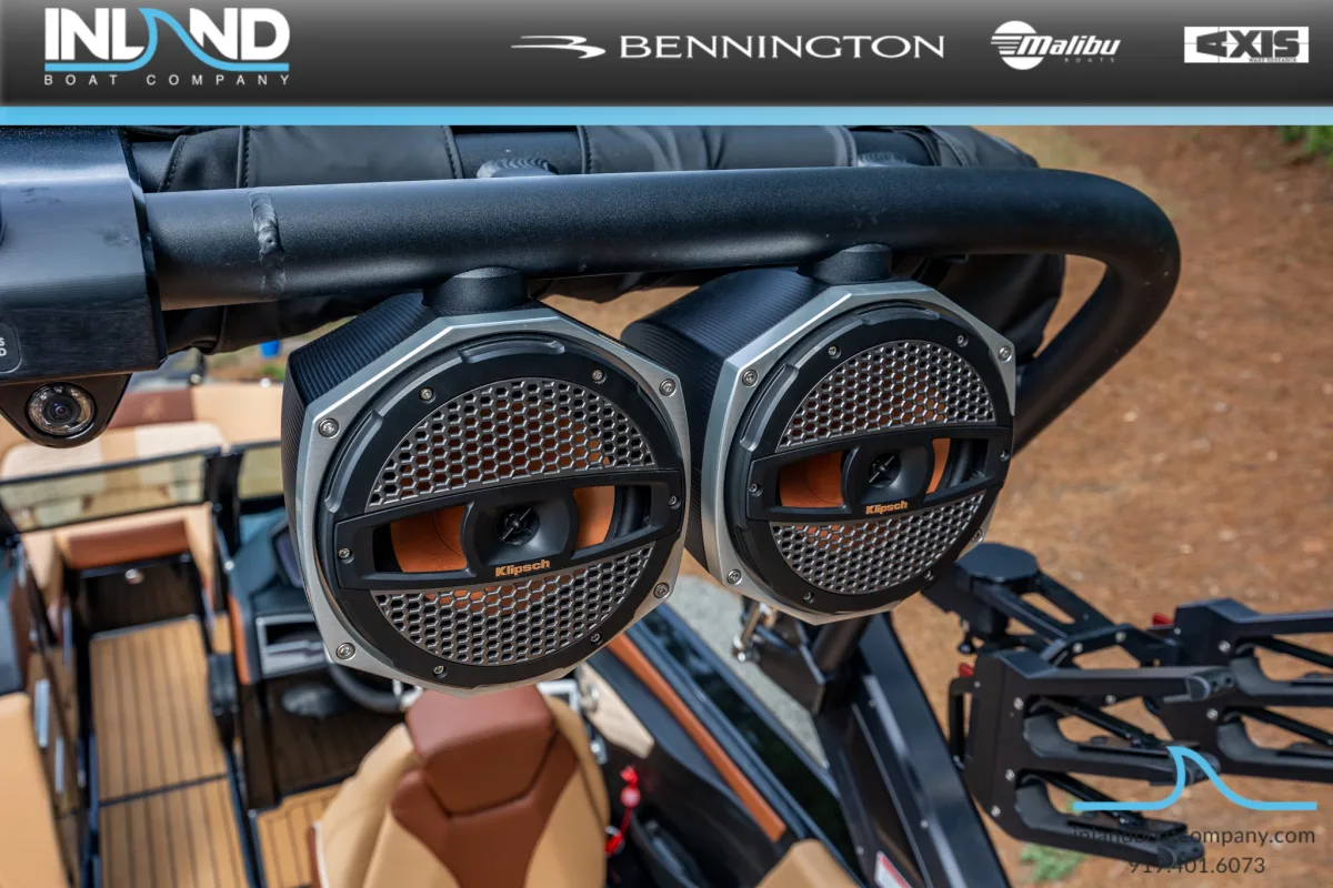 MasterCraft X24 w Thruster