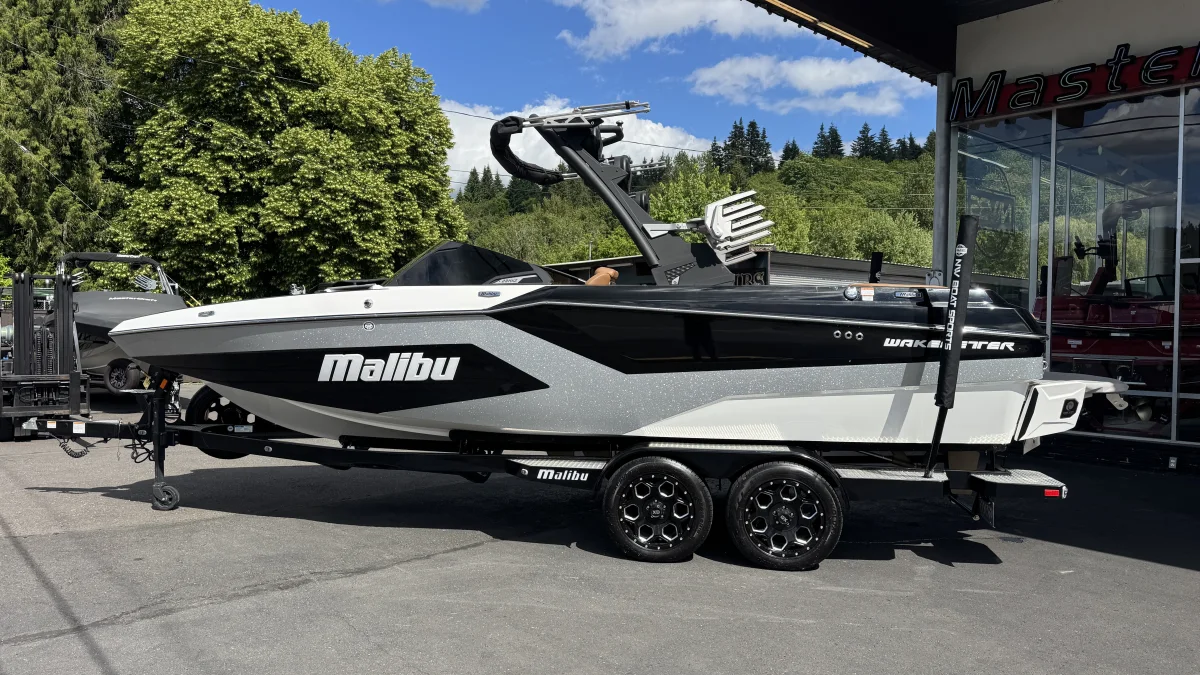 2024 Malibu 23 mxz