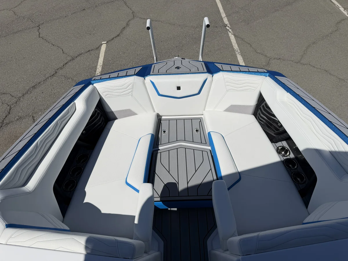 2025-nautique-g23-138122-image8.webp_014235