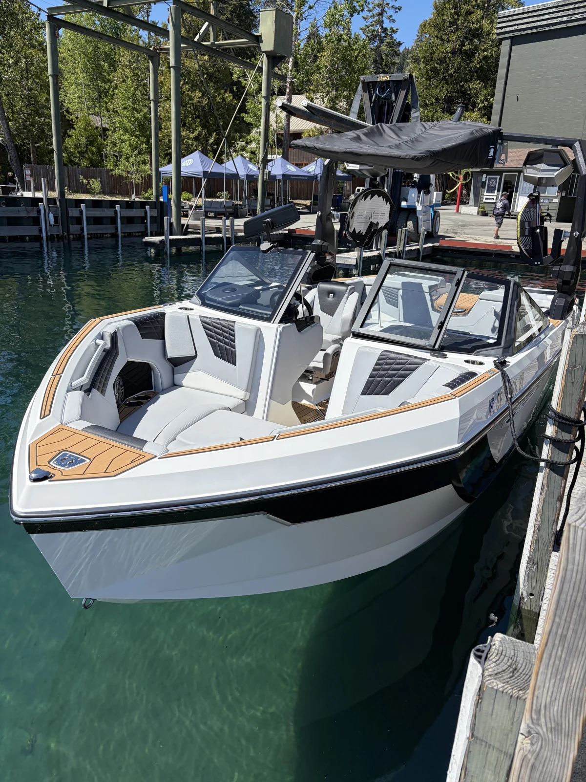 2025-nautique-s23-138107-image0.webp_221128