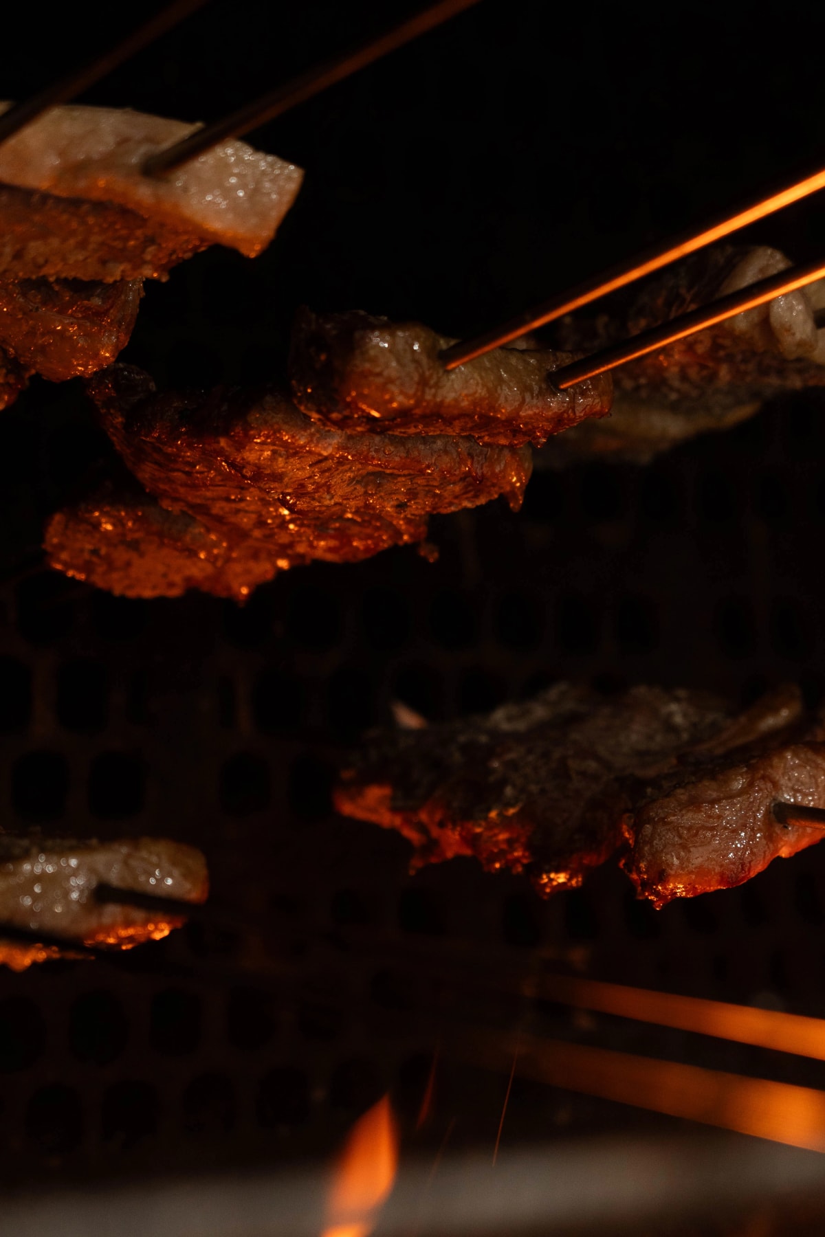 Carne assada na brasa