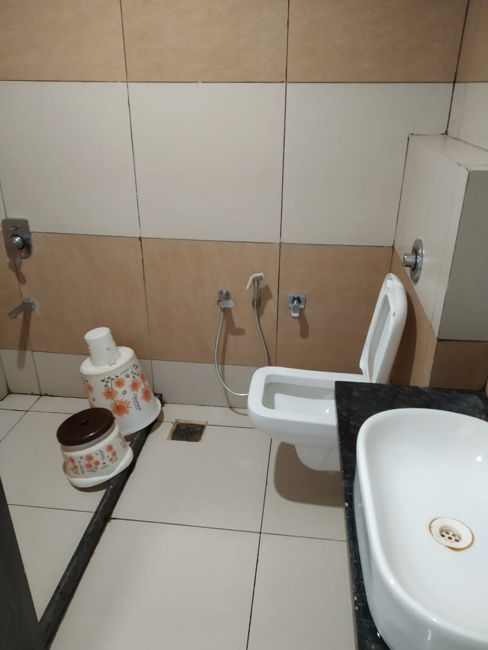 Spacious Bathroom