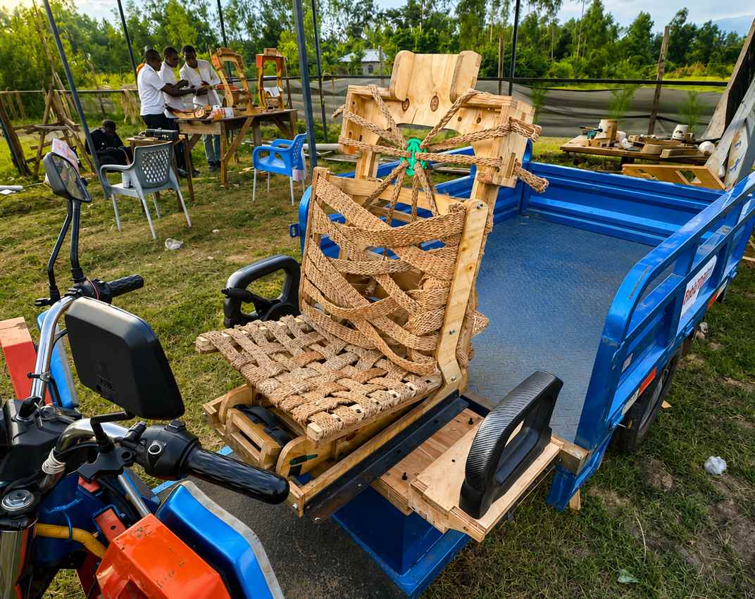  Fablabable Kinetic seat a ollaboration with toyota, 