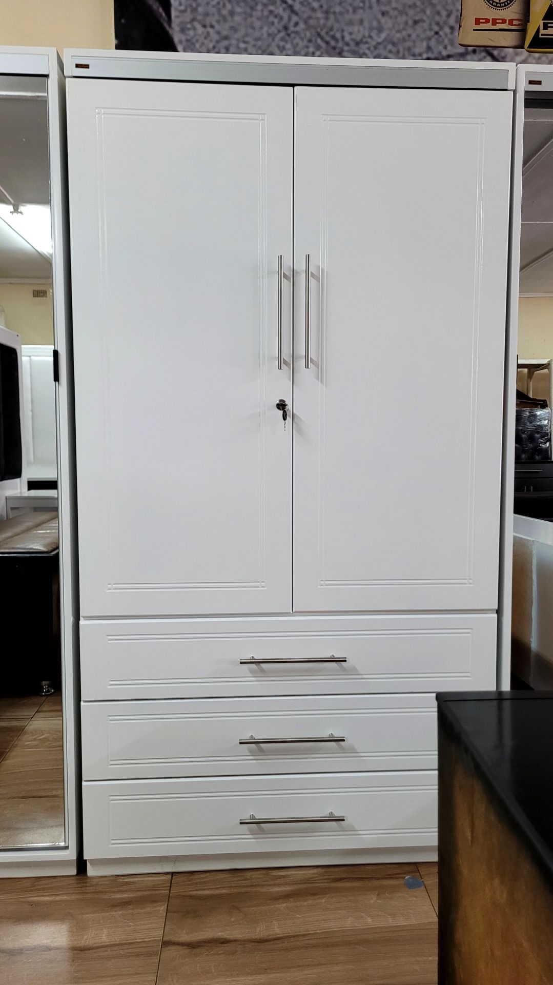 2 door wardrobe 