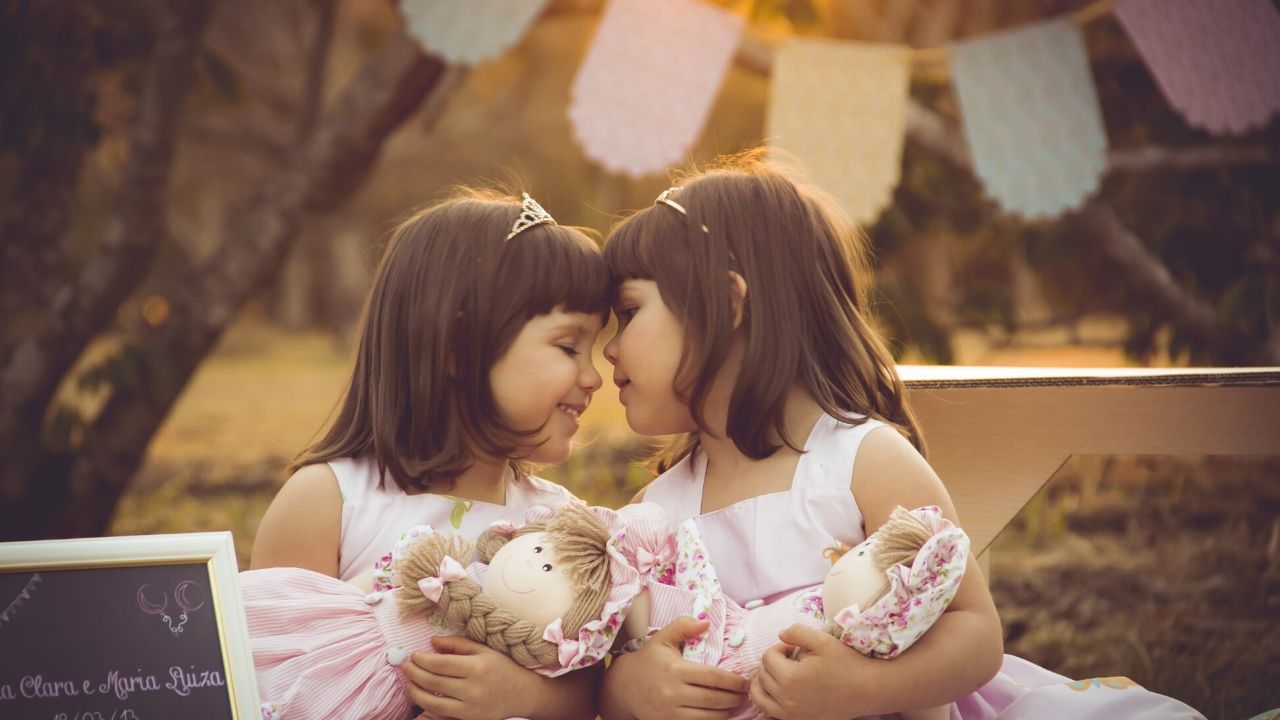 Best Twin Names For Girls (2022) - Unique Last Names Best Twin Names For Girls (2022) - Unique Last Names