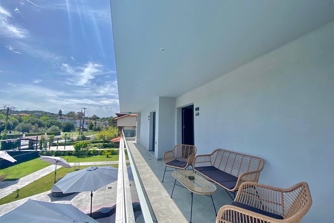 V Luxury Suites — photo 11