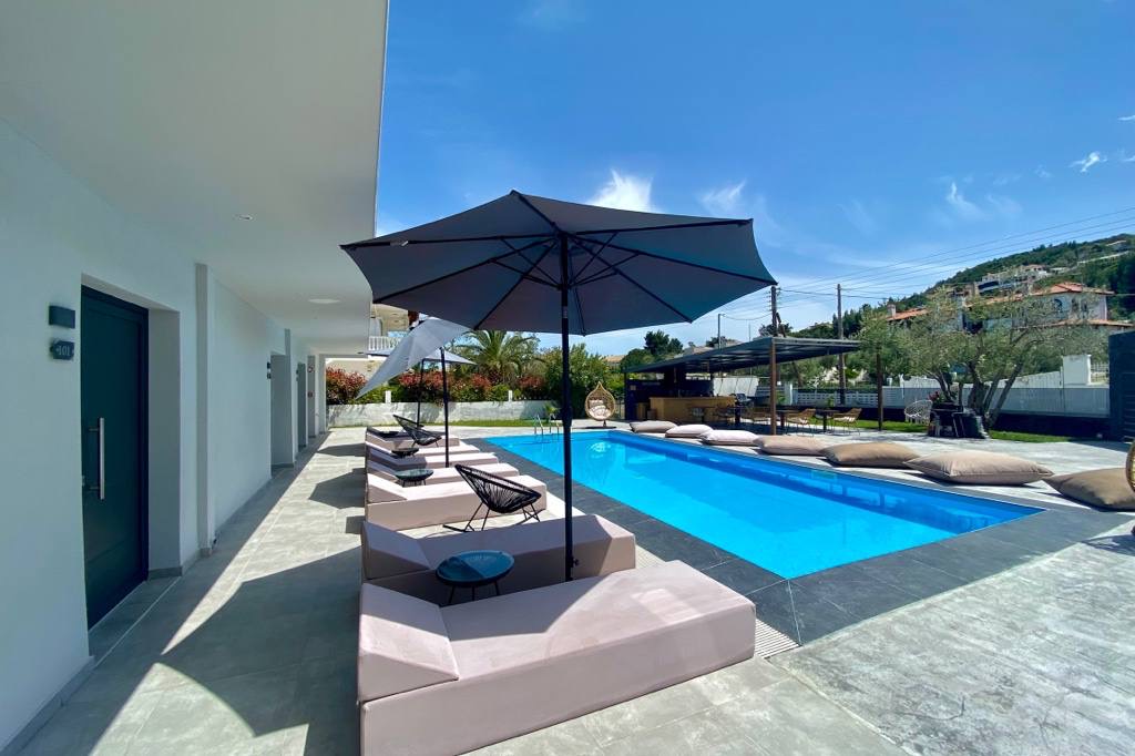 V Luxury Suites — photo 18