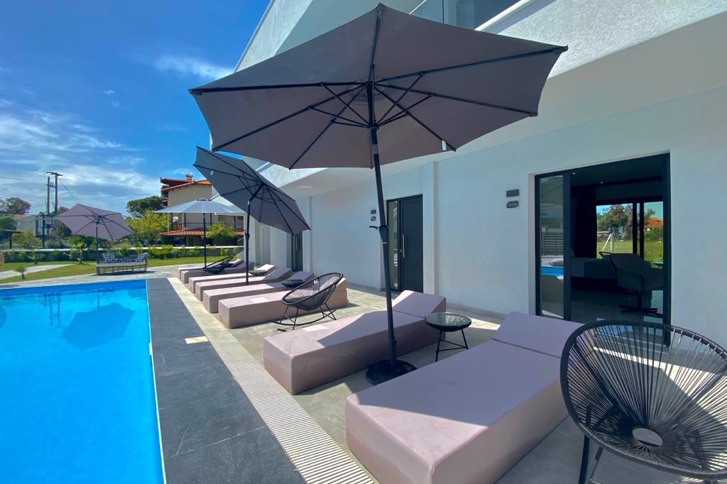V Luxury Suites — photo 20