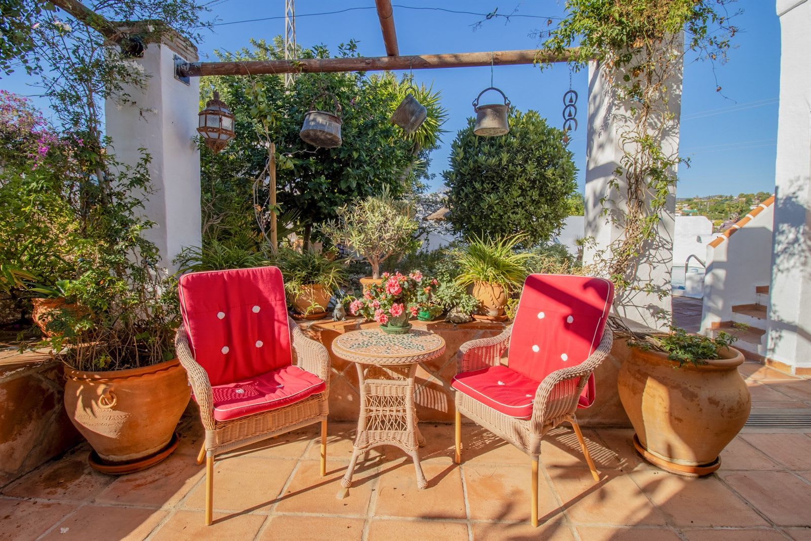 Frittliggende villa til salgs i Nerja, Bilde 2