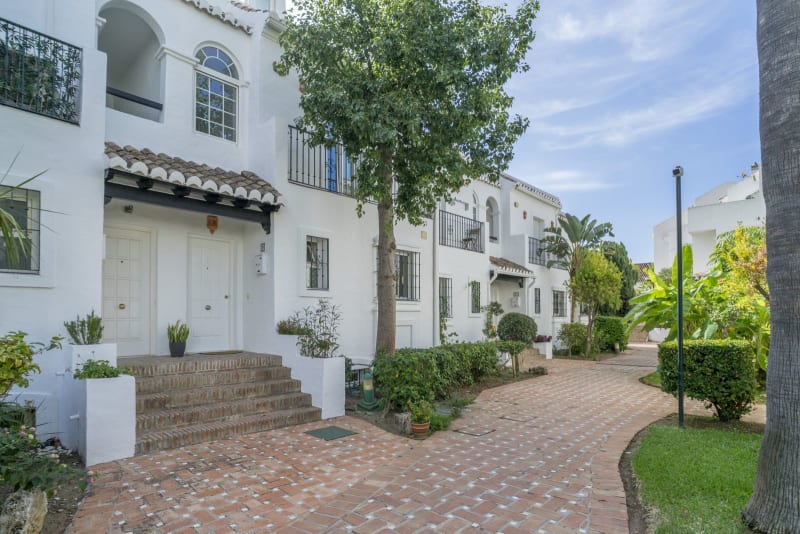Radhus till salu i The Golden Mile, Marbella