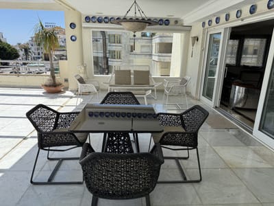 Leilighet midt i bygget til salgs i Puerto Banús, Bilde 3