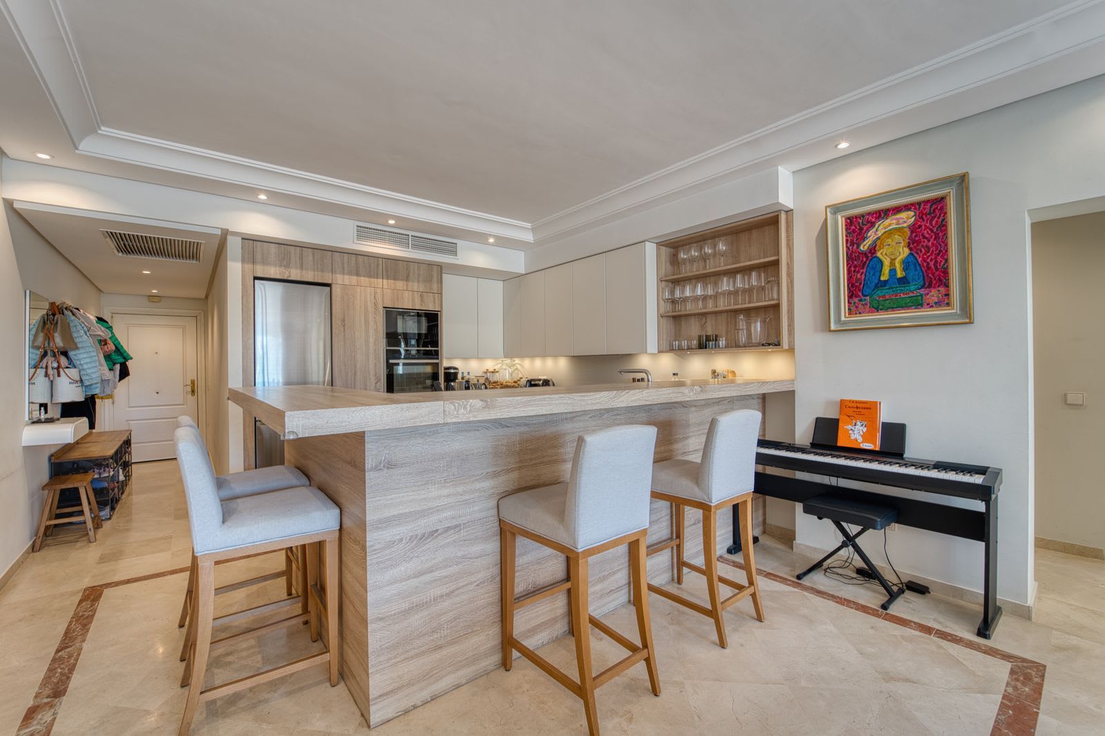 Leilighet midt i bygget til salgs i Puerto Banús, Bilde 3